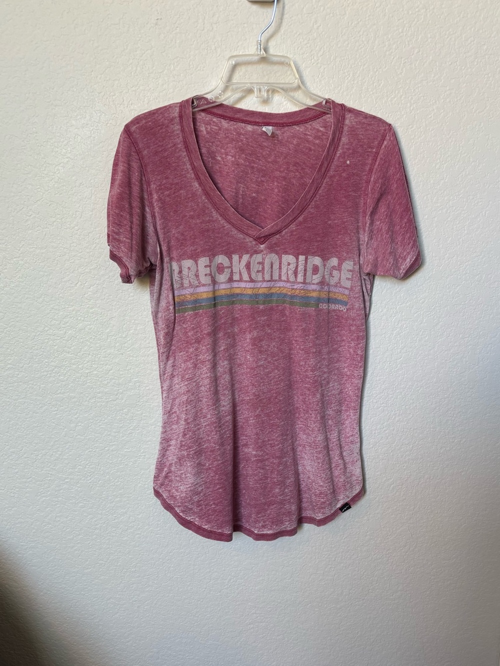breckenridge Vintage-Style V-Neck Tee in Rose